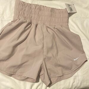 Nike drifit NWT